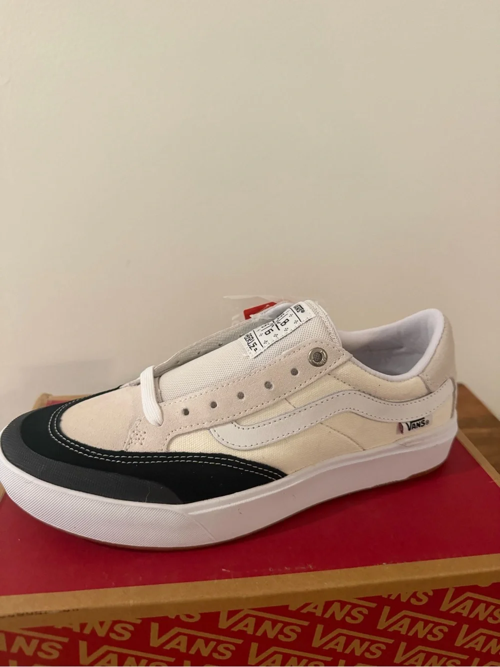 Vans Berle Pro Cream and Black - Size 8
